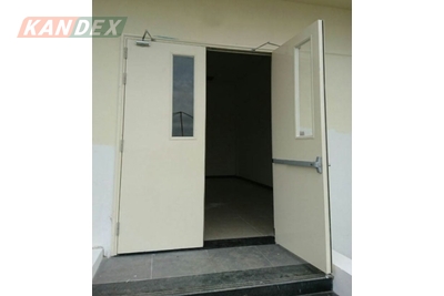 Cửa chống cháy 2 cánh phù hợp lắp đặt tại ban công không?
