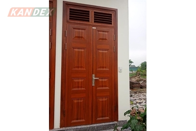 Cửa thép vân gỗ đẹp được tạo màu bằng cách nào? Xem ngay!