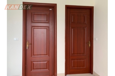 Cửa thép vân gỗ có bền không? 3+ yếu tố ảnh hưởng đến độ bền