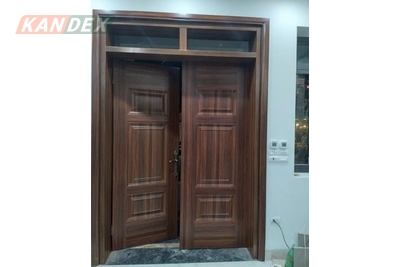 Báo giá cửa thép vân gỗ 4 cánh bao nhiêu tiền/m2? Xem ngay!