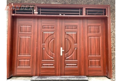 Cửa sắt vân gỗ và cửa thép vân gỗ dòng nào bền hơn?