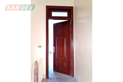 Cửa chống cháy vân gỗ và cửa nhôm kính dòng nào bền đẹp hơn!