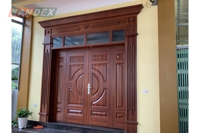 Cửa thép chống cháy vân gỗ có ưu điểm gì nổi bật?