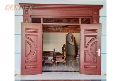 Cửa sắt vân gỗ 4 cánh cho biệt thự đẹp, sang trọng, quyền thế