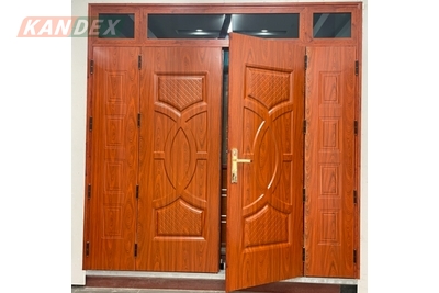 Cửa thép vân gỗ 4 cánh lệch có ưu điểm gì? Xem ngay!