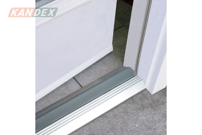 Cửa thép căn hộ nên sử dụng Door sill loại nào bền bỉ nhất?