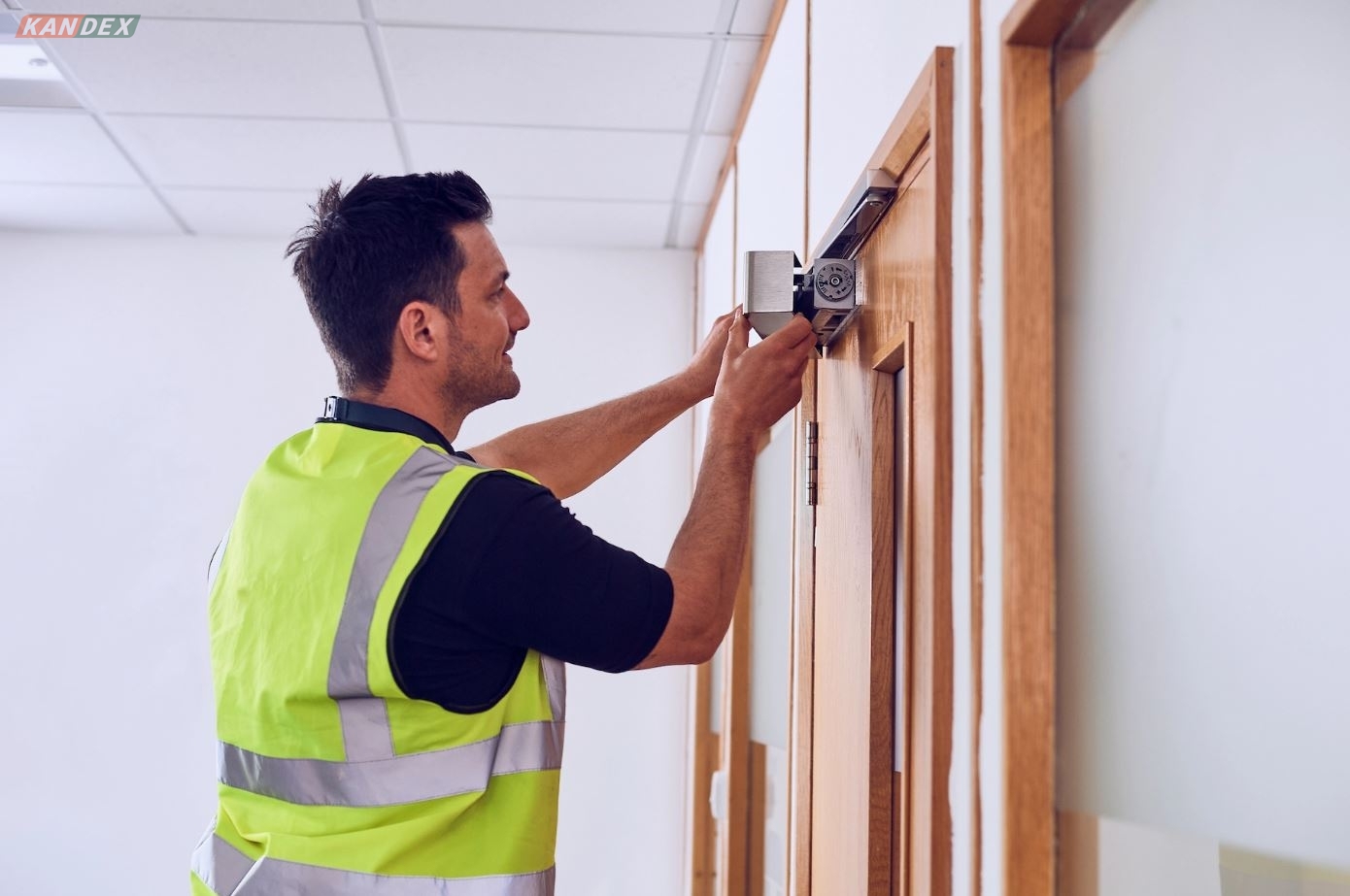Hướng Dẫn Bảo Trì Cửa Chống Cháy Định Kỳ Đúng Kỹ Thuật