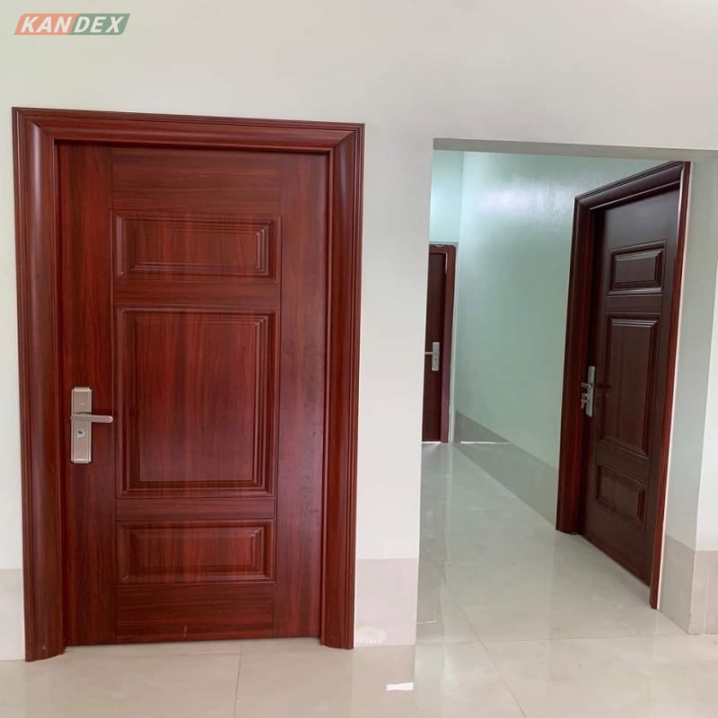 Cửa Thép Vân Gỗ Nhập Khẩu Có Thực Sự Vượt Trội Hơn Dòng Nội Địa?
